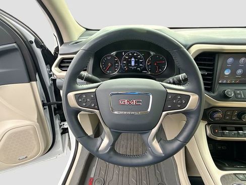 Used 2021 GMC Acadia Denali w/ Denali Ultimate Package image 11