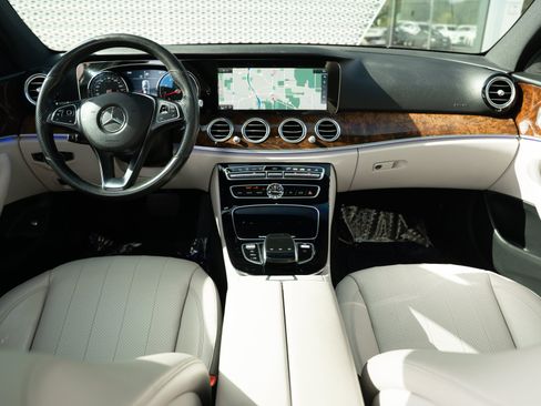 Used 2017 Mercedes-Benz E 300 image 8