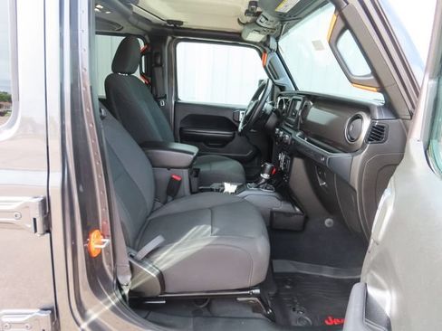 Used 2019 Jeep Wrangler Unlimited Sport S AWD/4WD image 25