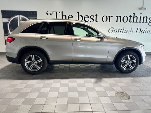 Used 2020 Mercedes-Benz GLC 300 4MATIC image 3