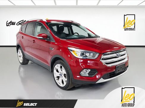 Used 2019 Ford Escape Titanium image 3