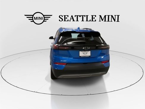 Used 2022 Chevrolet Bolt EUV Premier w/ Sun & Sound Package image 9