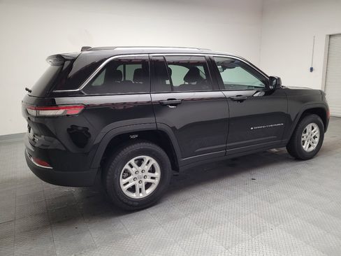 Used 2023 Jeep Grand Cherokee Laredo RWD image 10