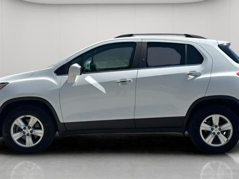 Used 2018 Chevrolet Trax LT w/ LT Convenience Package AWD/4WD image 9