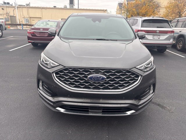 Used 2020 Ford Edge Titanium w/ Equipment Group 301A AWD/4WD image 2