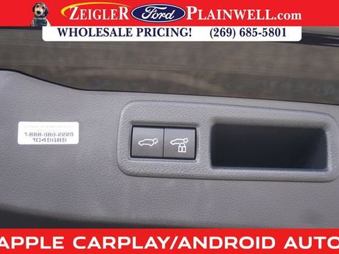 Used 2022 Toyota Venza LE image 11