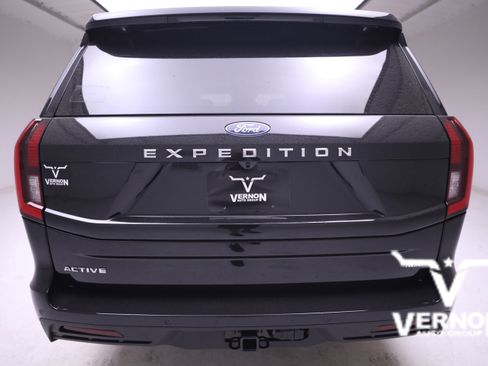 New 2025 Ford Expedition Max Active image 4