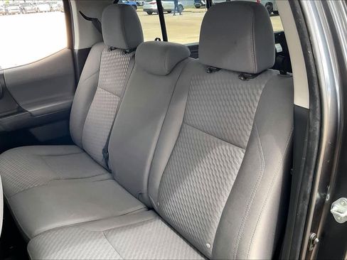 Used 2022 Toyota Tacoma SR5 RWD image 19