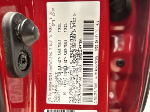 Used 2018 Toyota Tacoma TRD Off-Road RWD image 2
