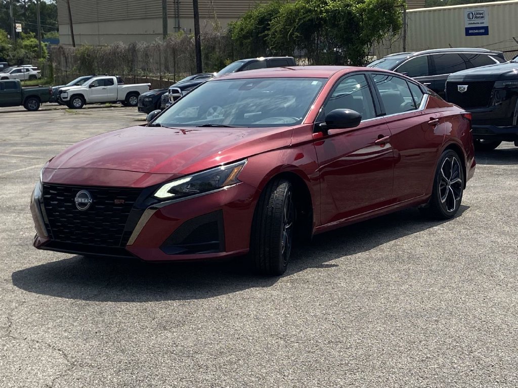 Used 2023 Nissan Altima 2.5 SR FWD image 4
