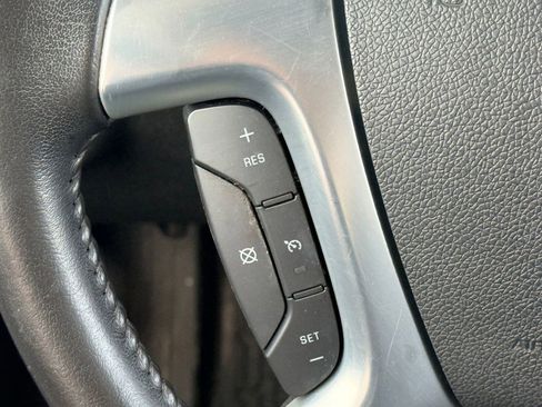 Used 2017 Chevrolet Traverse LT w/ Style and Technology Package image 13