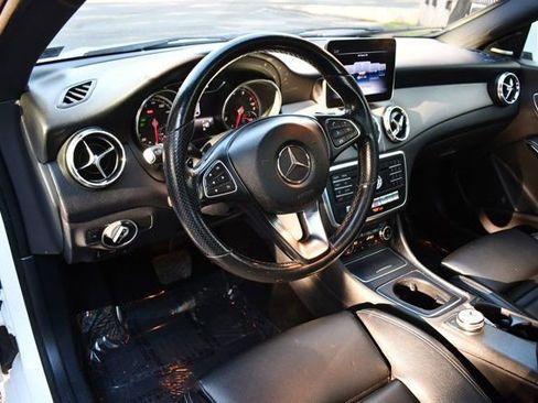 Used 2019 Mercedes-Benz CLA 250 4MATIC w/ Premium Package image 22
