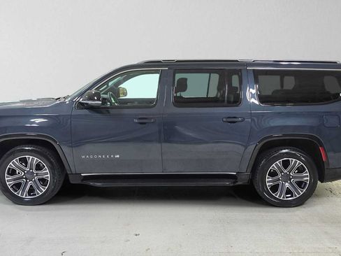 Used 2024 Jeep Wagoneer L Series II w/ Flexible Seating Group AWD/4WD image 9