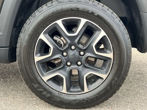 Used 2020 Jeep Compass Trailhawk image 14