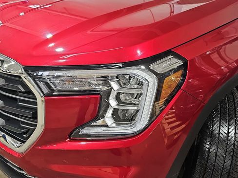 Used 2023 GMC Terrain SLE w/ Driver Convenience Package image 36