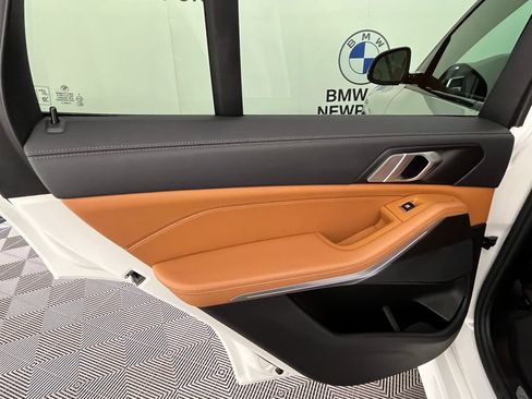 Used 2022 BMW X5 xDrive40i w/ M Sport Package AWD/4WD image 27