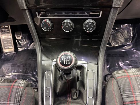 Used 2016 Volkswagen GTI S image 39