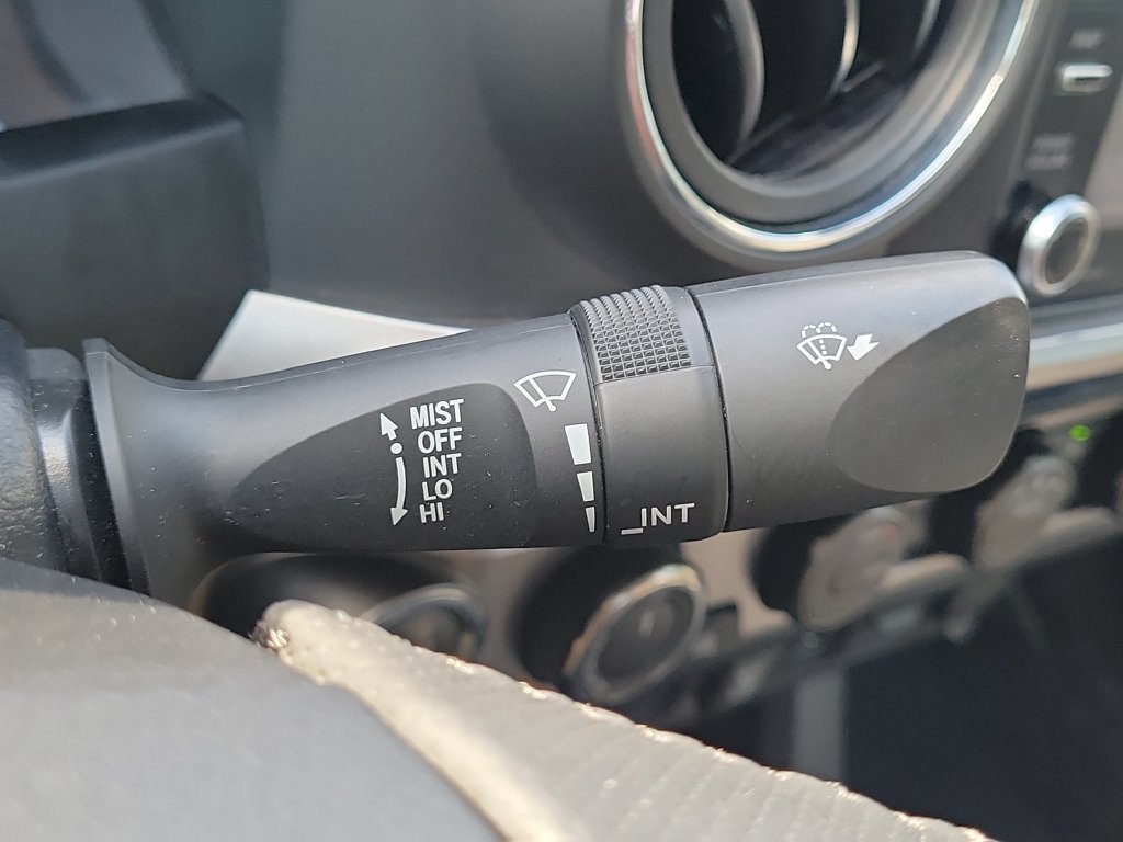 Certified 2023 Toyota Tacoma SR5 AWD/4WD image 12