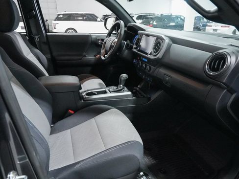 Used 2021 Toyota Tacoma TRD Off-Road AWD/4WD image 24