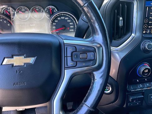 Used 2020 Chevrolet Silverado 1500 LT w/ Convenience Package AWD/4WD image 13