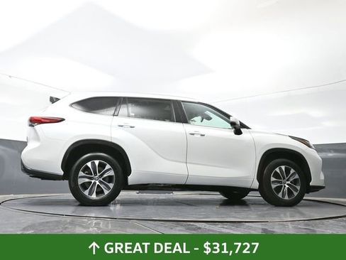 Used 2023 Toyota Highlander XLE FWD image 55
