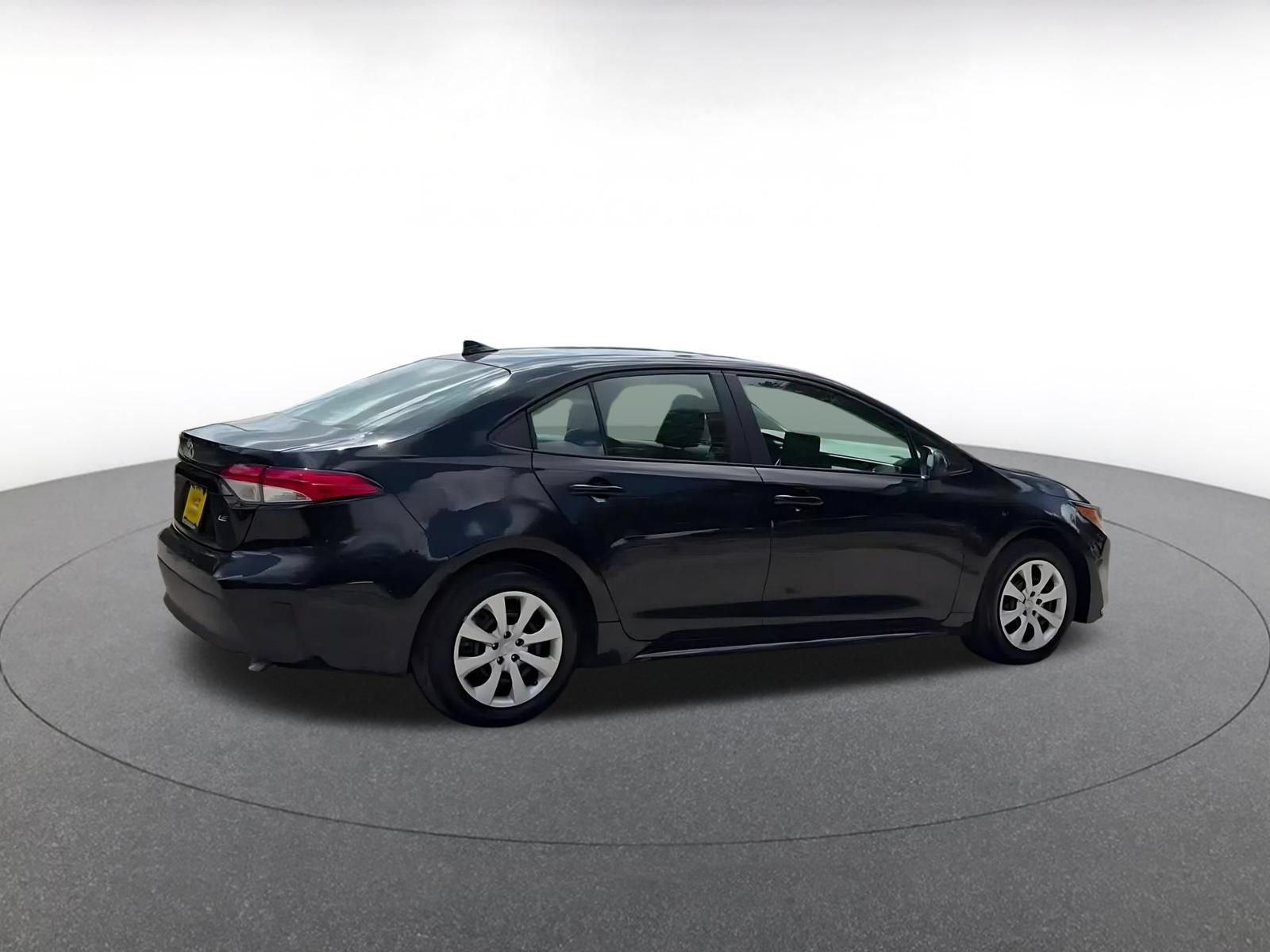 Used 2025 Toyota Corolla LE FWD image 14