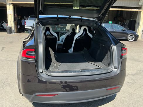 Used 2016 Tesla Model X 70D image 25