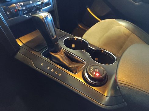 Used 2017 Ford Explorer XLT w/ Equipment Group 202A image 26