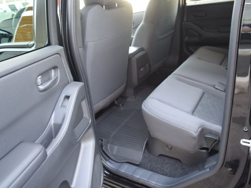 Used 2026 Nissan Frontier SV w/ All-Weather Content Package AWD/4WD image 6
