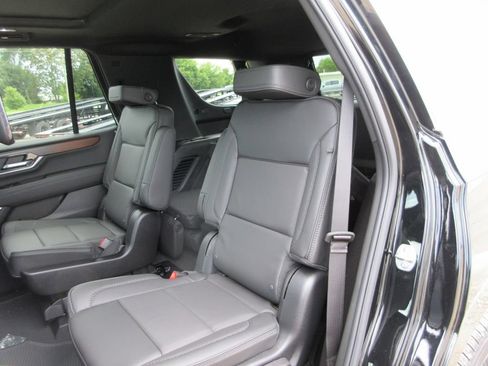 New 2026 GMC Yukon Denali w/ Denali Reserve Package AWD/4WD image 12