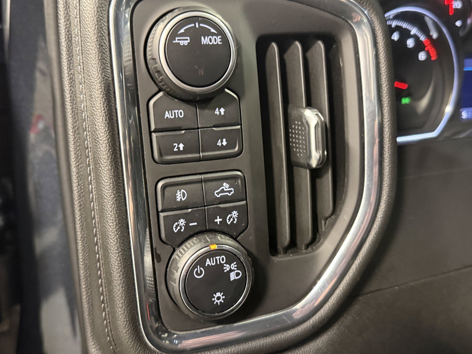 Used 2021 Chevrolet Silverado 1500 RST AWD/4WD image 24