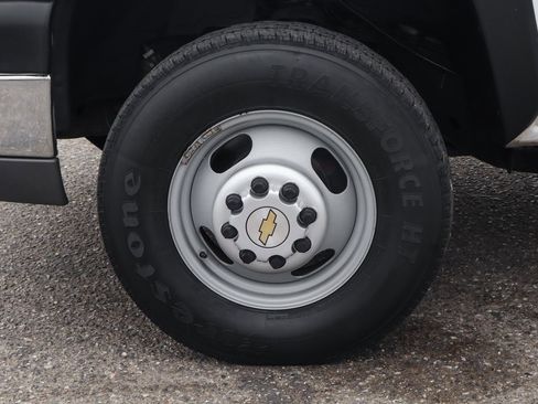 Used 2004 Chevrolet Silverado 3500 W/T image 33