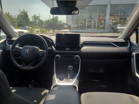 Used 2023 Toyota RAV4 LE AWD/4WD image 18