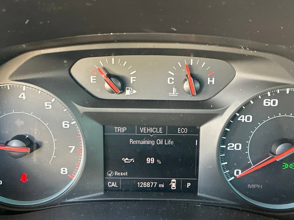 Used 2018 Chevrolet Malibu LT FWD image 26