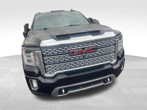 Used 2022 GMC Sierra 2500 Denali w/ Denali Black Diamond Edition image 4