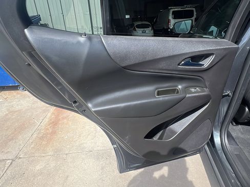 Used 2019 Chevrolet Equinox LT w/ Sun & Navigation Package image 15