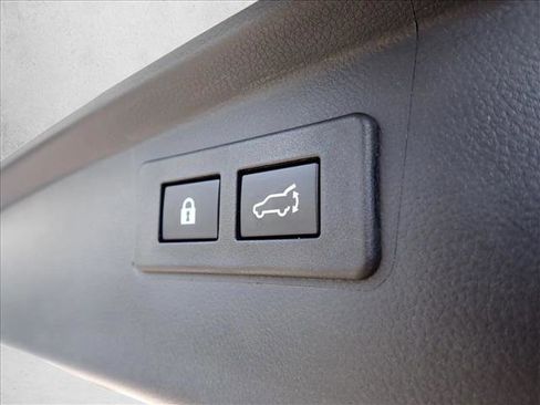 Certified 2025 Subaru Outback Premium w/ Popular Package #1A image 9