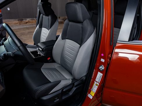 Used 2025 Toyota Tacoma TRD Off-Road image 28