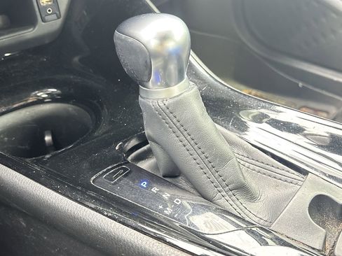 Used 2019 Toyota C-HR XLE image 23