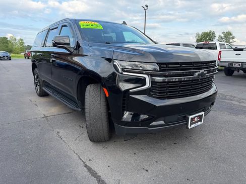 Used 2021 Chevrolet Suburban RST w/ Luxury Package AWD/4WD image 3