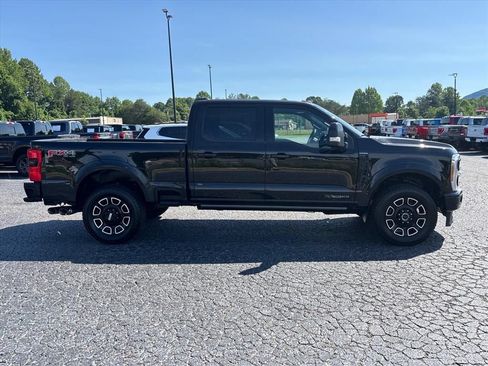 Used 2025 Ford F250 Platinum AWD/4WD image 9