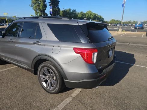 Used 2022 Ford Explorer XLT w/ Equipment Group 202A RWD image 5