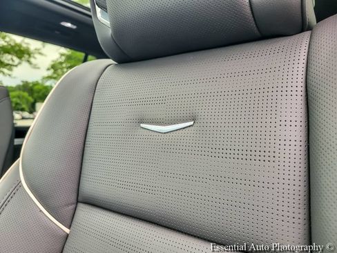 New 2026 Cadillac Escalade Luxury AWD/4WD image 18