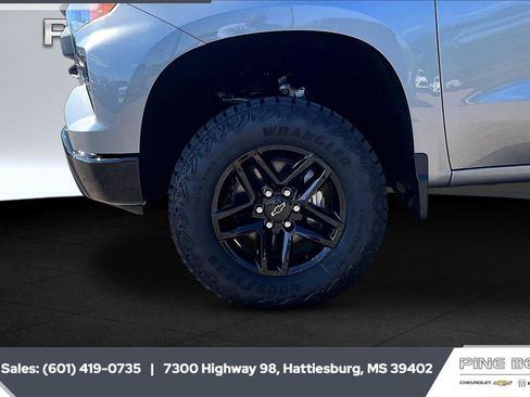 New 2026 Chevrolet Silverado 1500 Custom Trail Boss w/ LPO, Dark Essentials Package AWD/4WD image 8