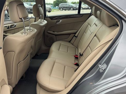 Used 2010 Mercedes-Benz E 350 4MATIC Sedan image 21