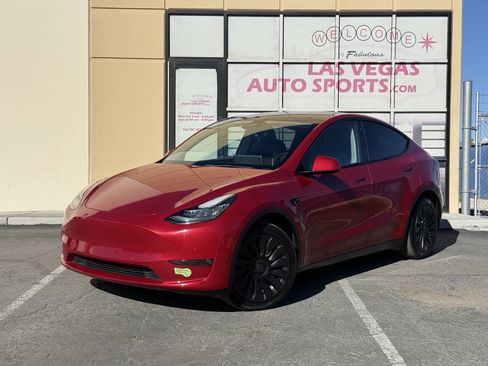 Used 2022 Tesla Model Y Long Range image 4