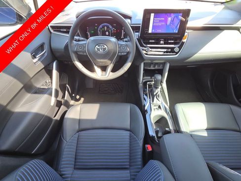 Used 2025 Toyota Corolla Cross AWD Hybrid w/ Convenience Package image 6
