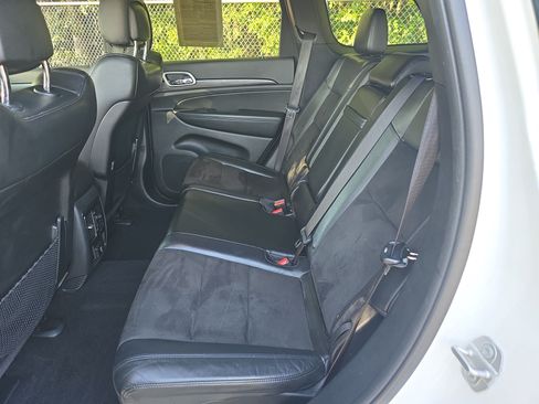 Used 2020 Jeep Grand Cherokee Altitude RWD image 15