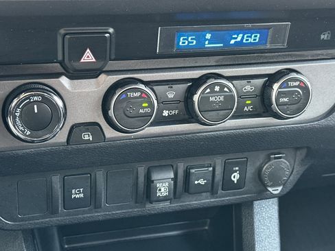 Certified 2023 Toyota Tacoma TRD Off-Road image 18