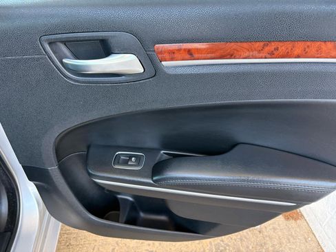 Used 2012 Chrysler 300 Limited RWD image 24